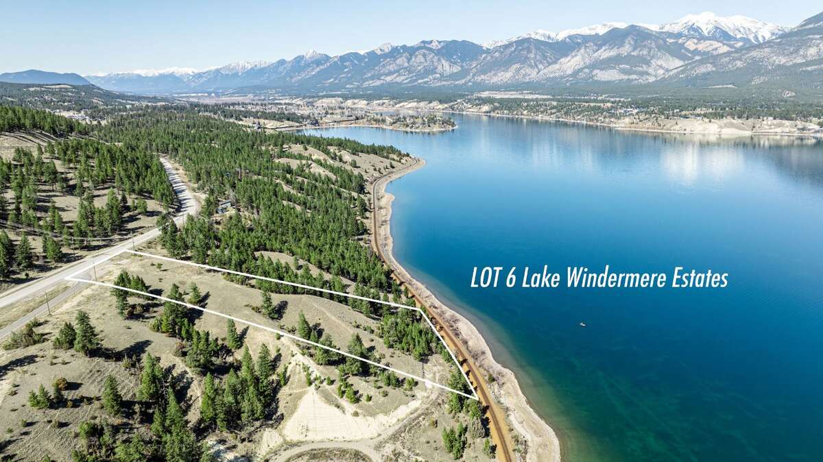 Large Stunning Lakeview Acreage