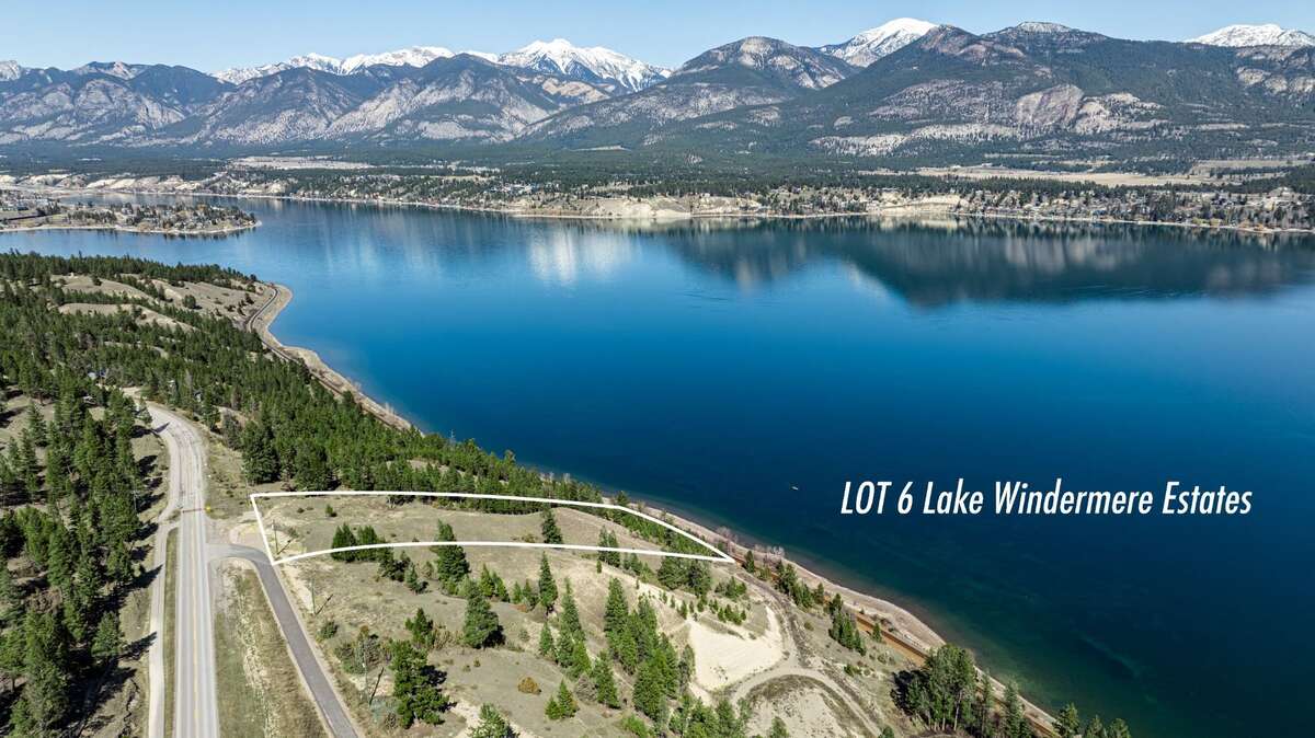 Large Stunning Lakeview Acreage