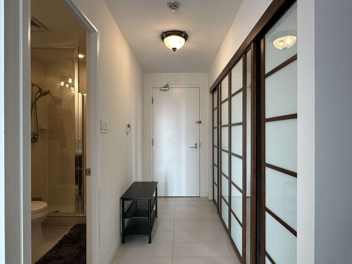 Entrance + Closet + Bathroom 1