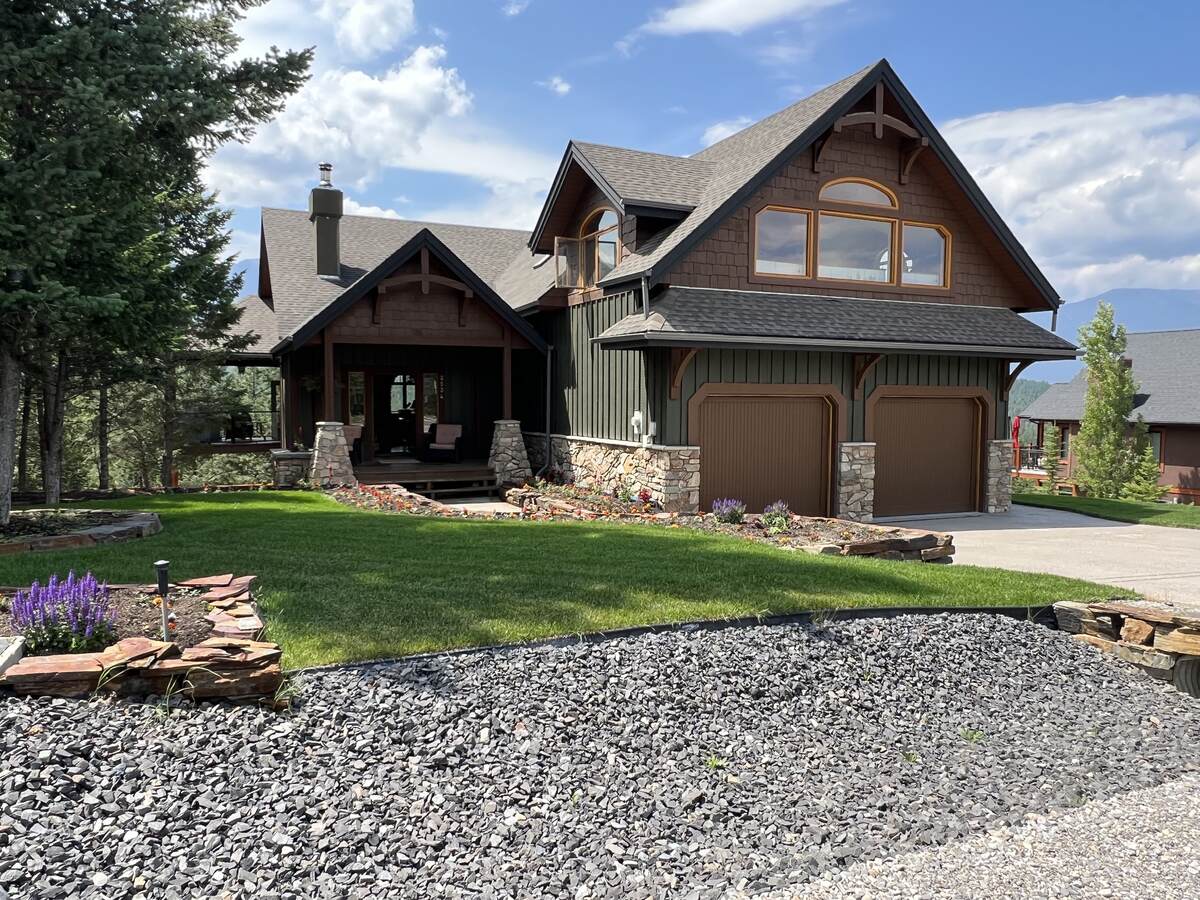 House For Sale in Invermere, BC - 4 bed, 3 bath