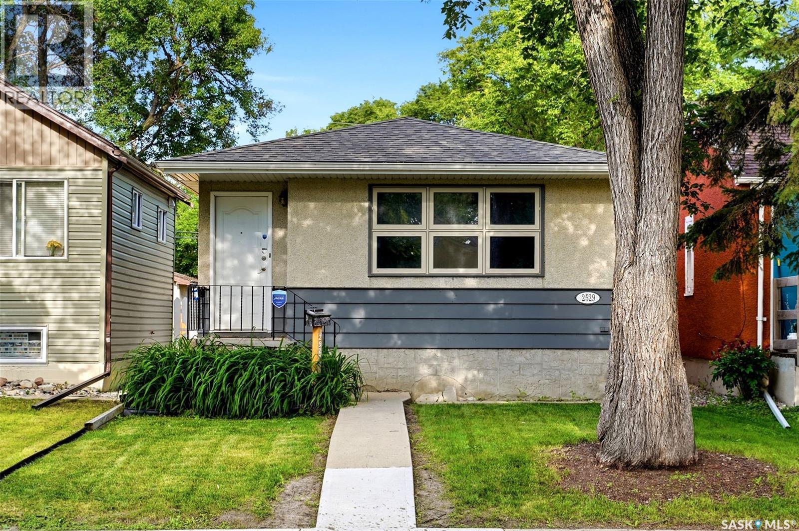 Wonderful Gem in Broder's Annex!