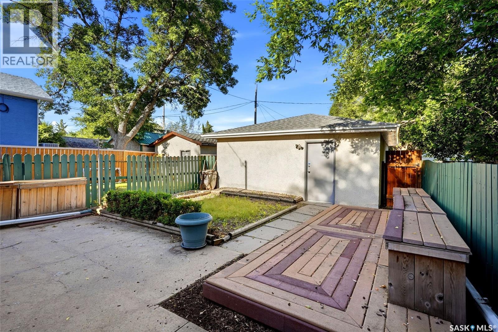 Wonderful Gem in Broder's Annex!