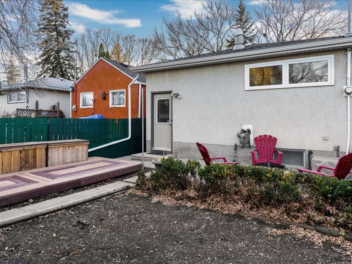 Garden Space: 12' W x 13' L