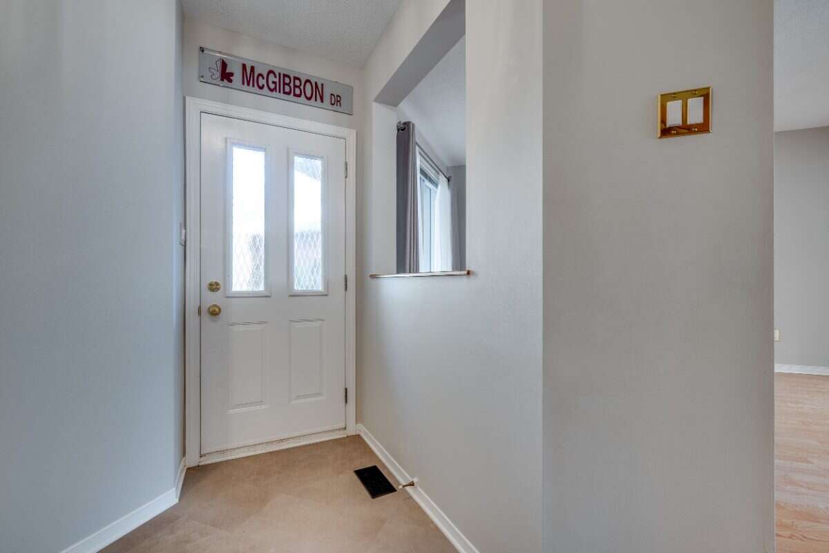 Welcome to 77 McGibbon Drive! 