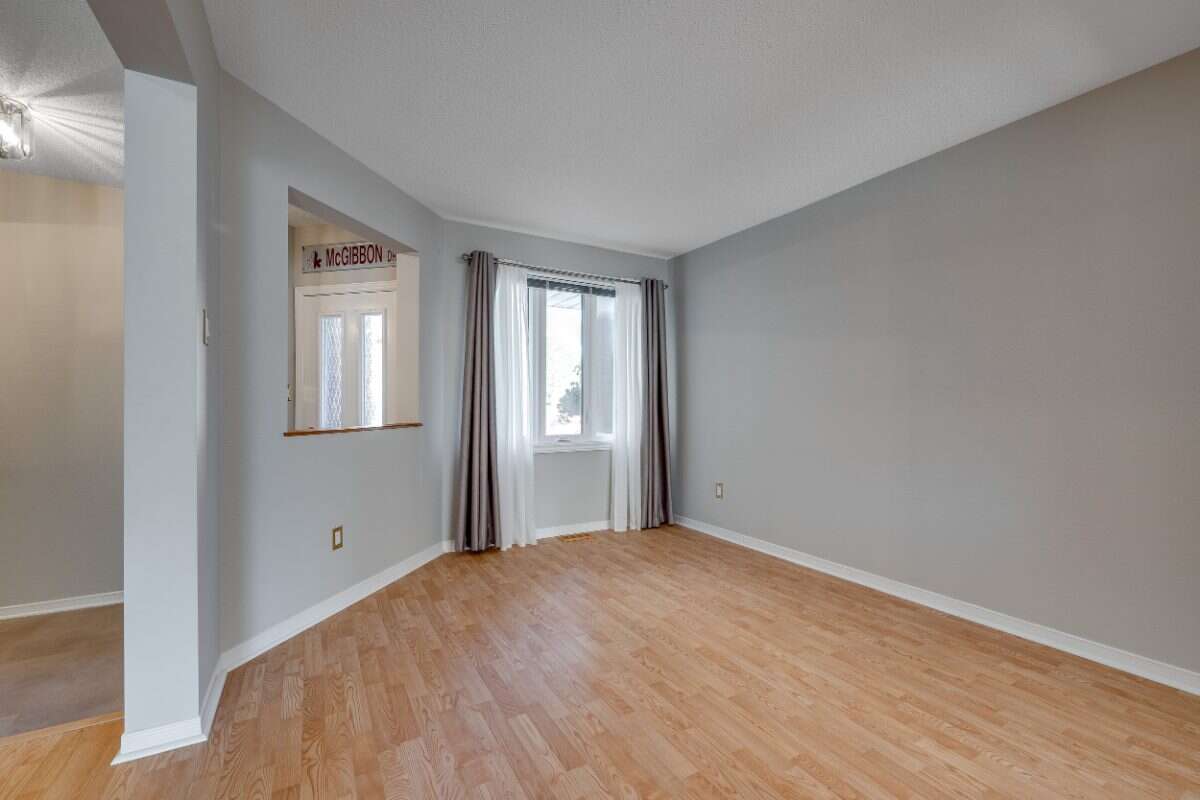 Welcome to 77 McGibbon Drive! 