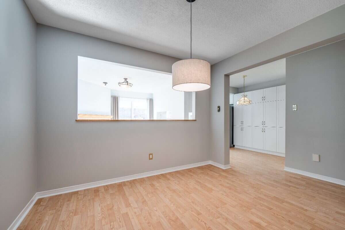 Welcome to 77 McGibbon Drive! 