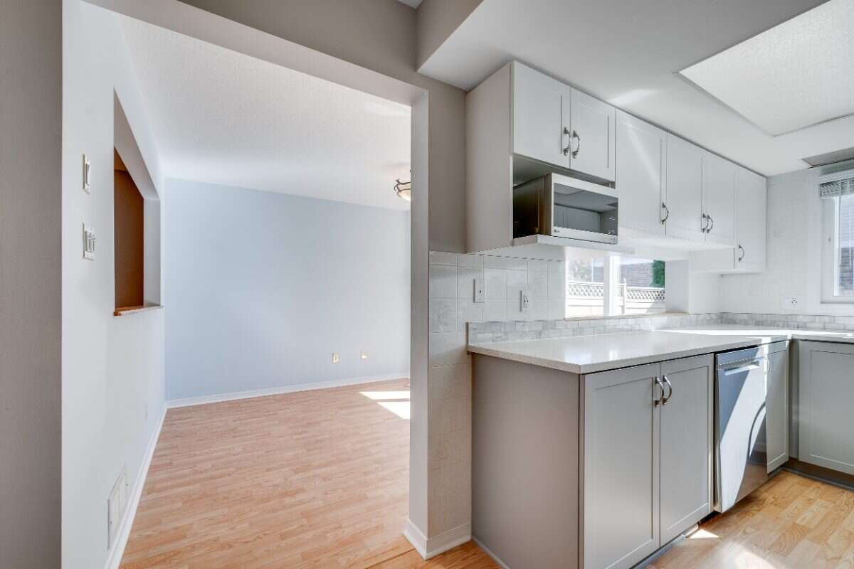 Welcome to 77 McGibbon Drive! 