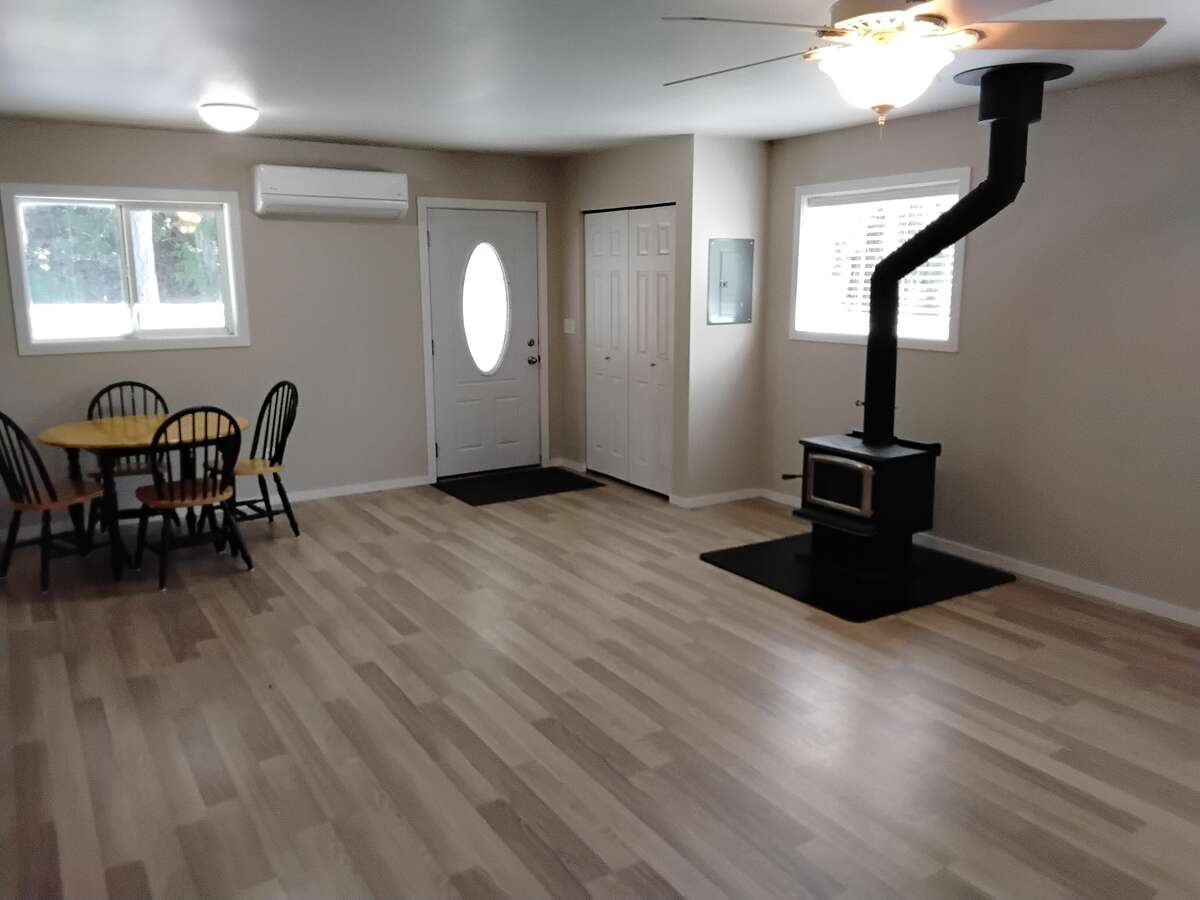 Suite / guest house dinning area