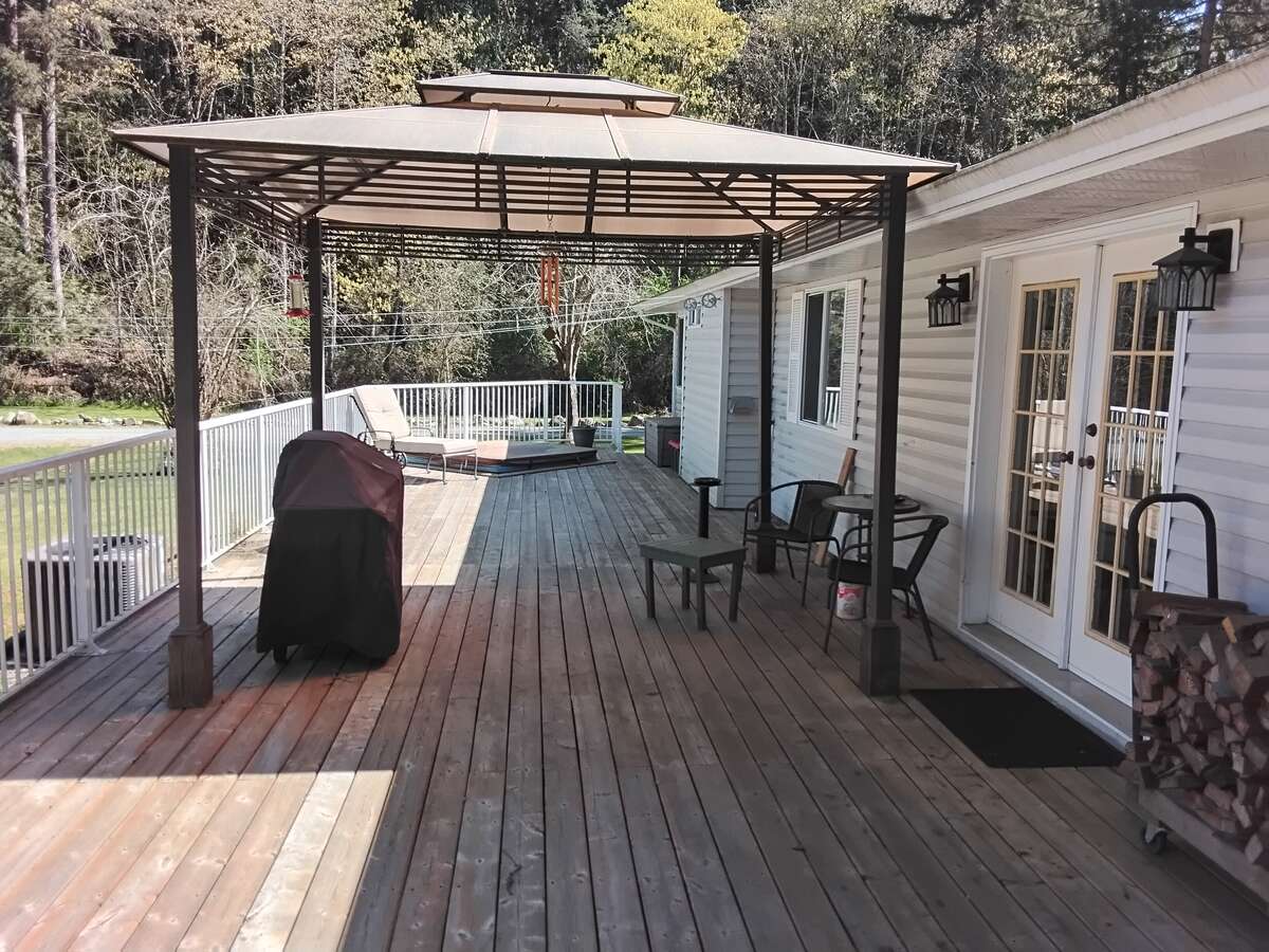 Main back deck