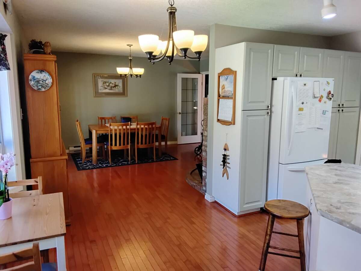 Main kitchen and dinning room