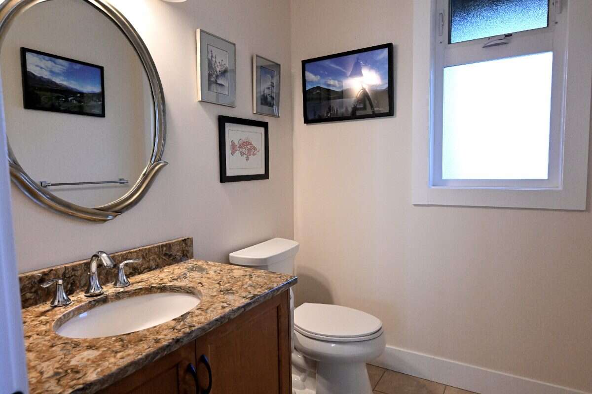 Luxury Custom Home w.Chef Kitchen & Year Round Sun