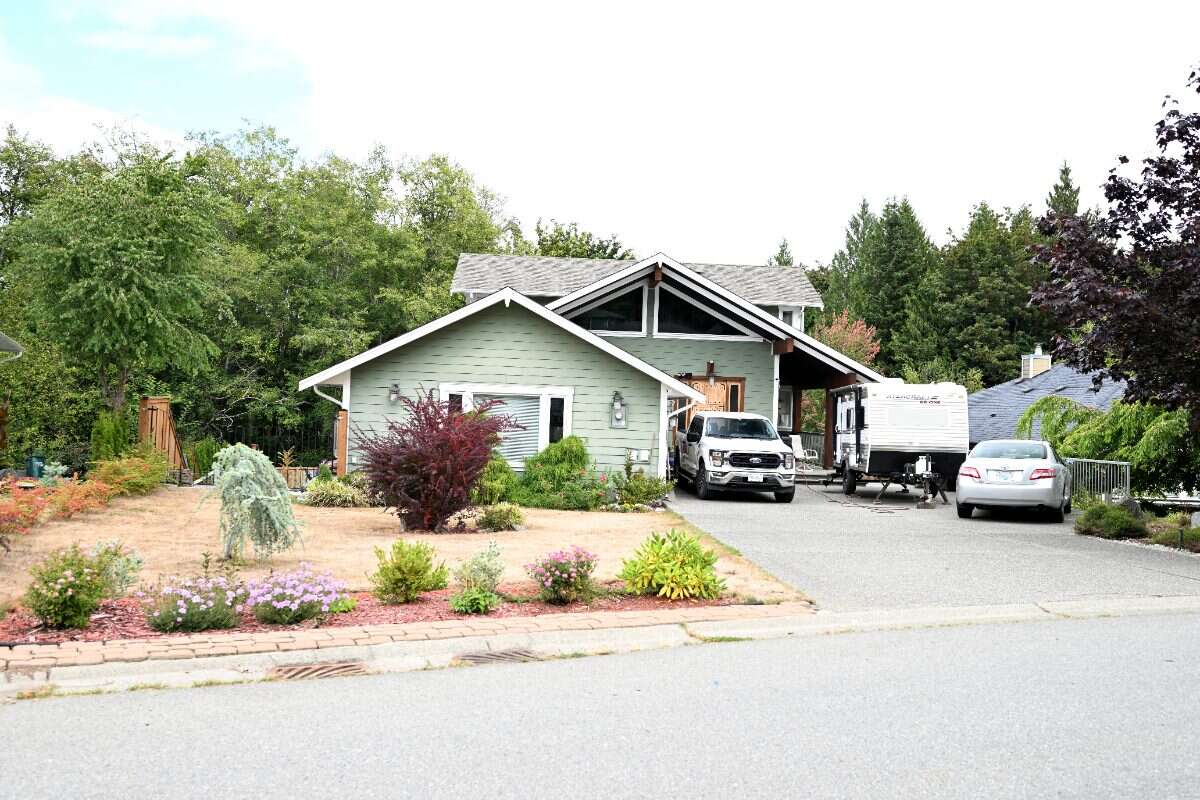 2625 Streamside Place