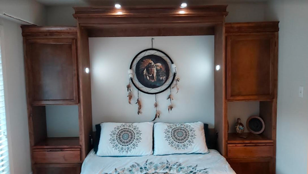 QUEEN SIZE Murhpy Bed With Remote Control LIghts