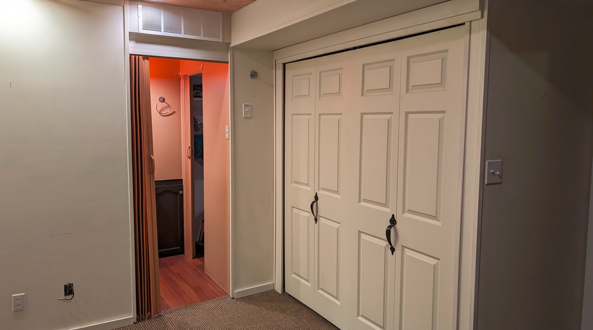 Ensuite Bathroom Off Master Bedroom