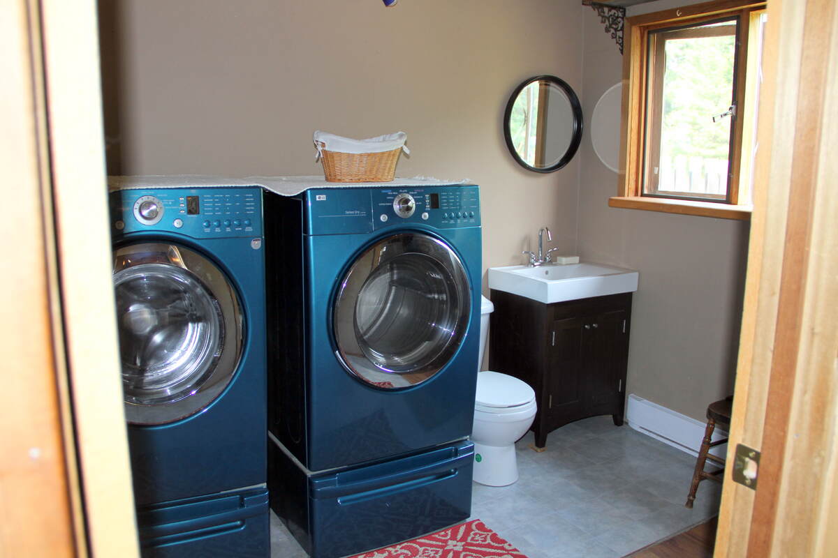 Laundry Room with 2 pc bath