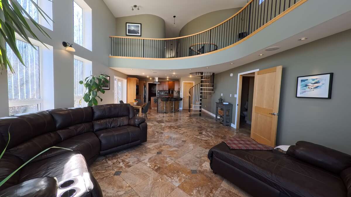 Ultimate combo of spectacular house and dream shop