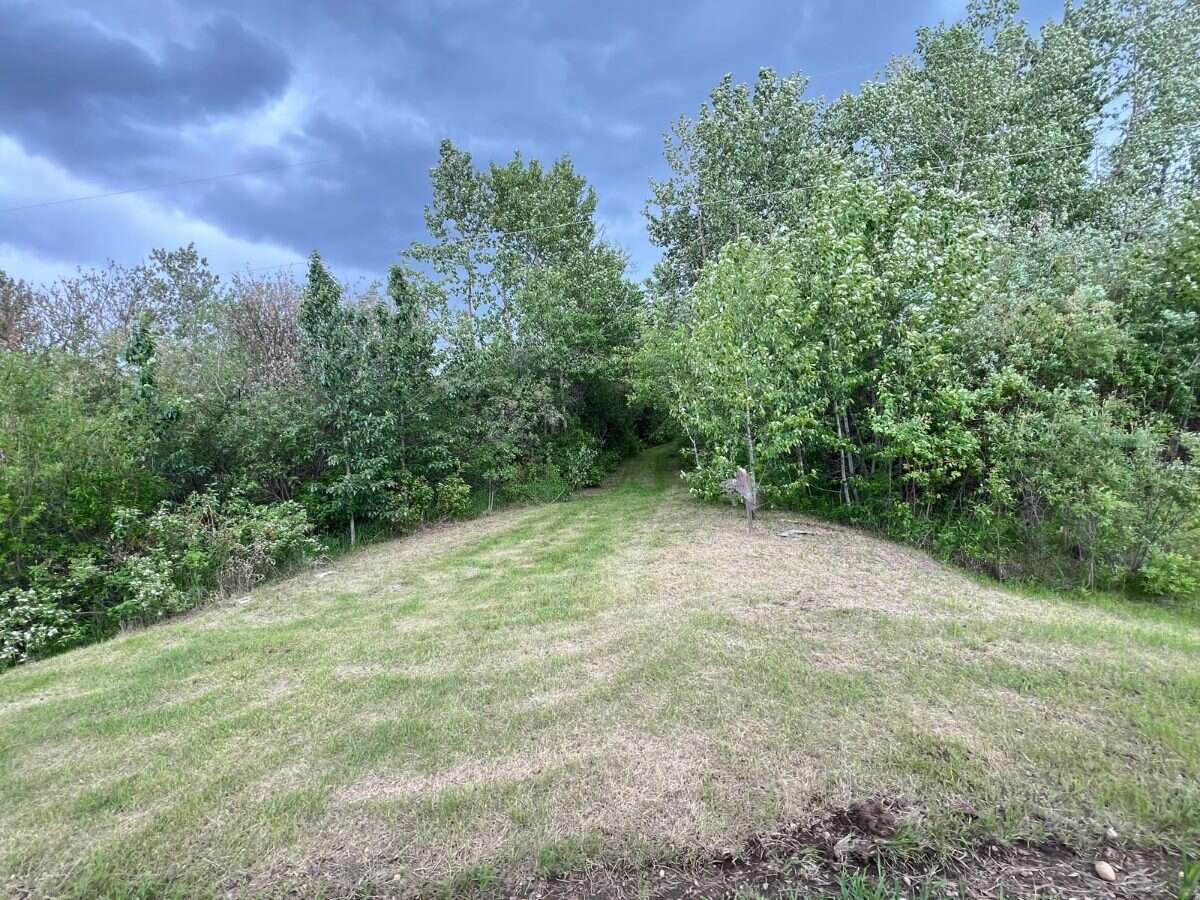 Beautiful vacant acreage lot!