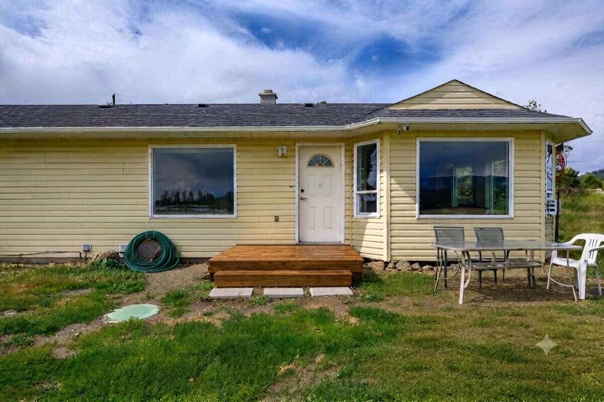 Picturesque 5-Acre Rural Retreat, Spallumcheen, BC