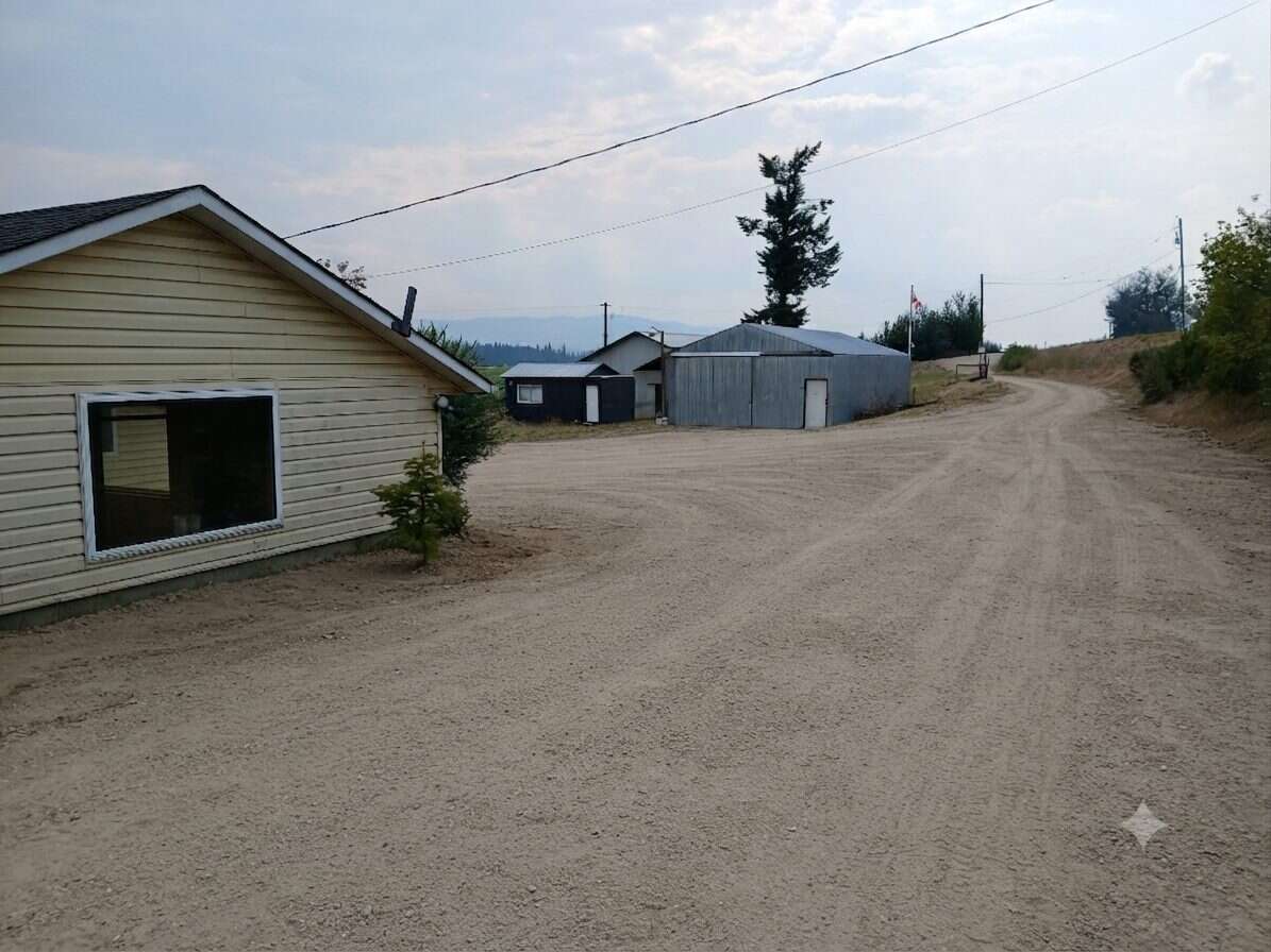 Picturesque 5-Acre Rural Retreat, Spallumcheen, BC