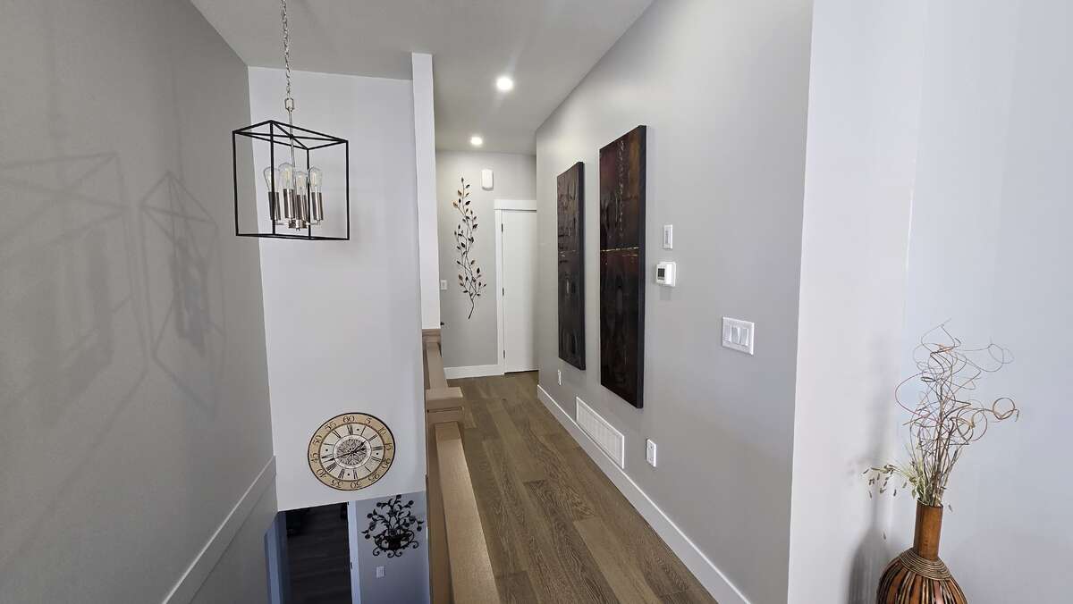 Hallway to Rooms/Laundry