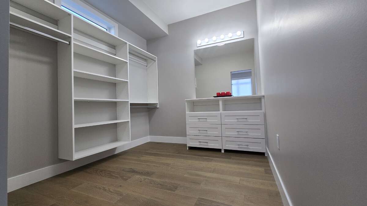 Onsuite closet