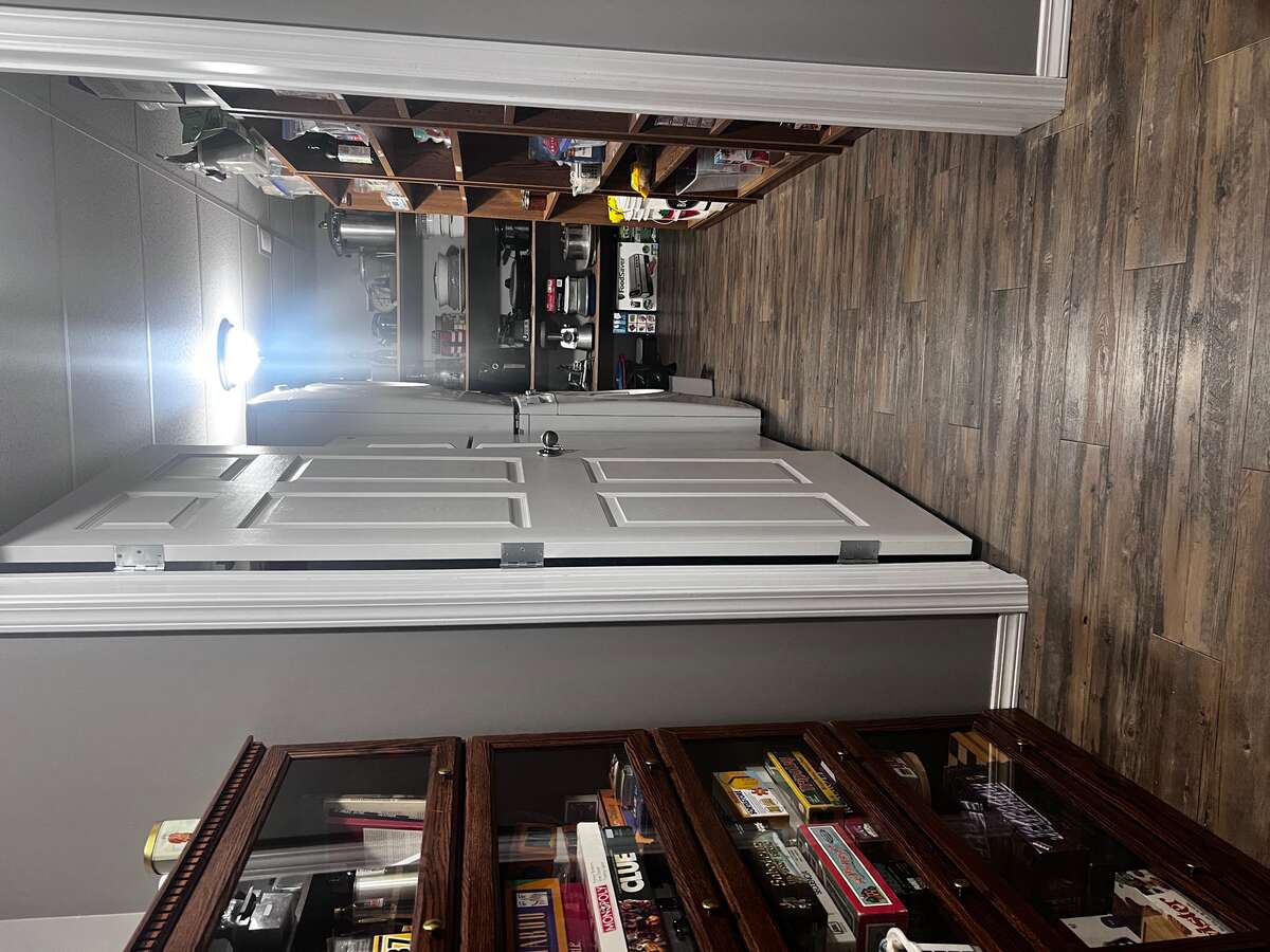 Basement laundry/pantry
