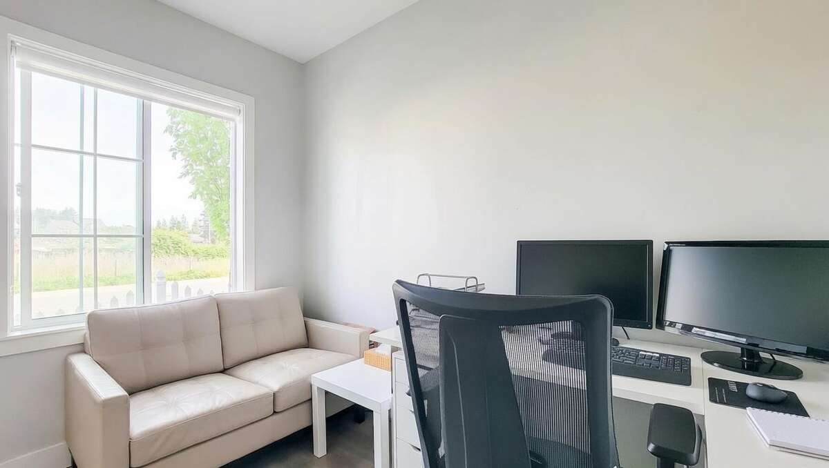 Rare 2021 End-Unit | No Strata Fees | 3 Bed + Den