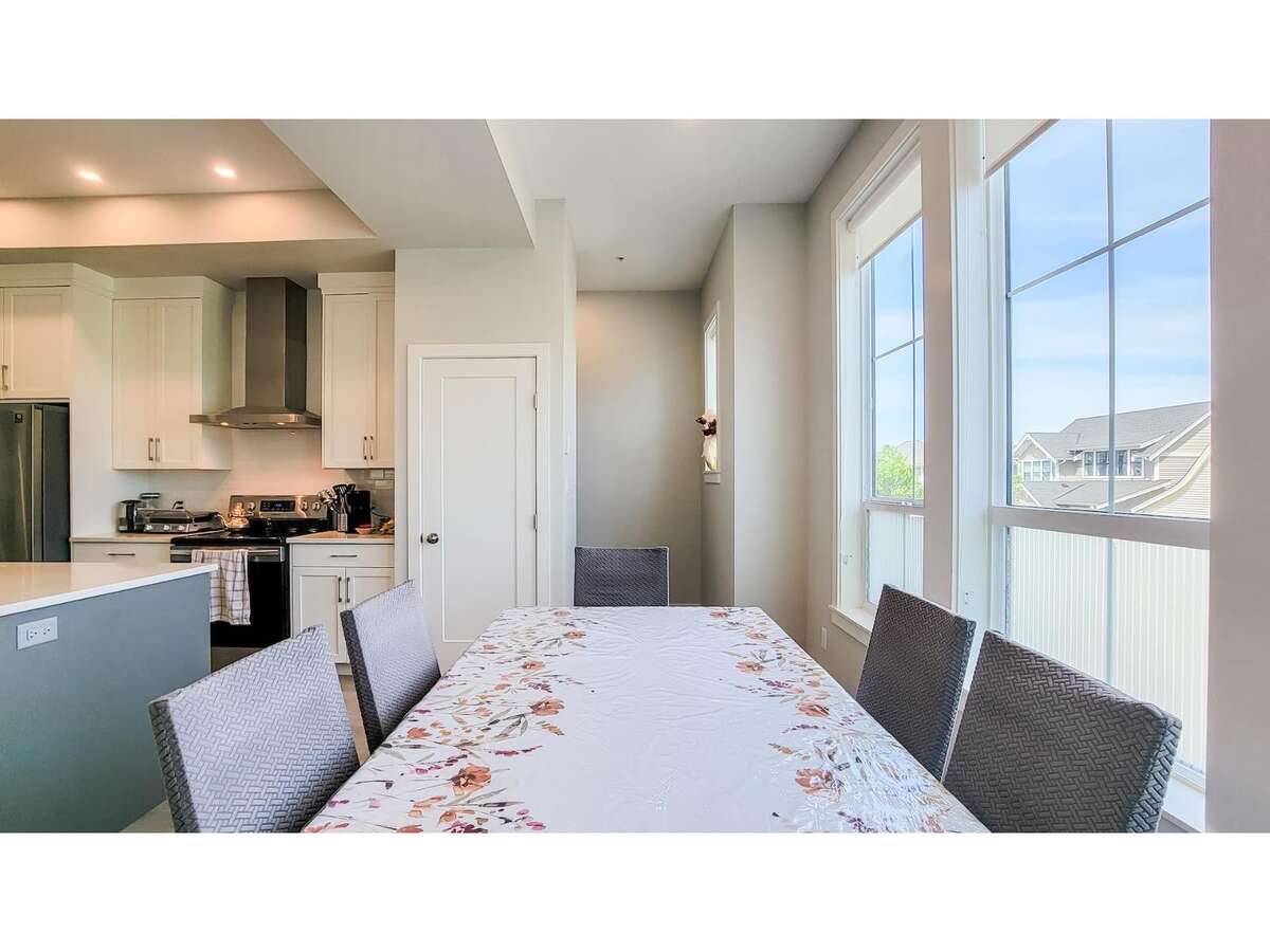 Rare 2021 End-Unit | No Strata Fees | 3 Bed + Den