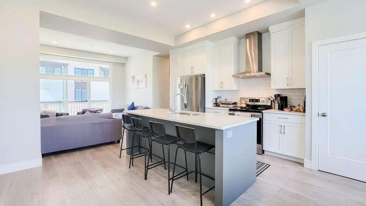 Rare 2021 End-Unit | No Strata Fees | 3 Bed + Den
