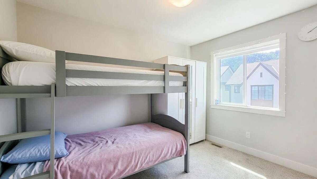 Rare 2021 End-Unit | No Strata Fees | 3 Bed + Den