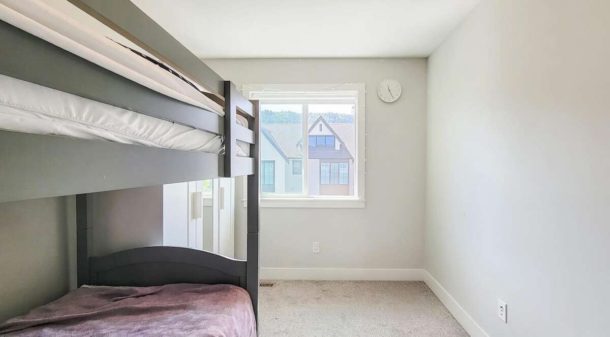 Rare 2021 End-Unit | No Strata Fees | 3 Bed + Den