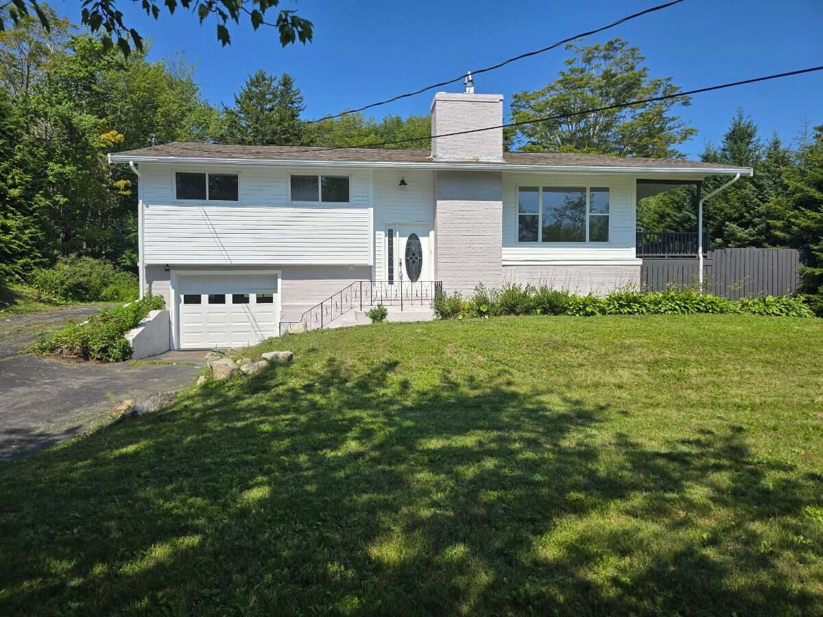 61 Chalamont Dr