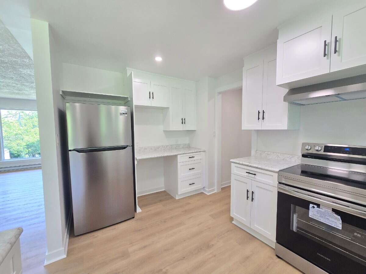 Bright 5 bedroom house in Hammonds Plains 