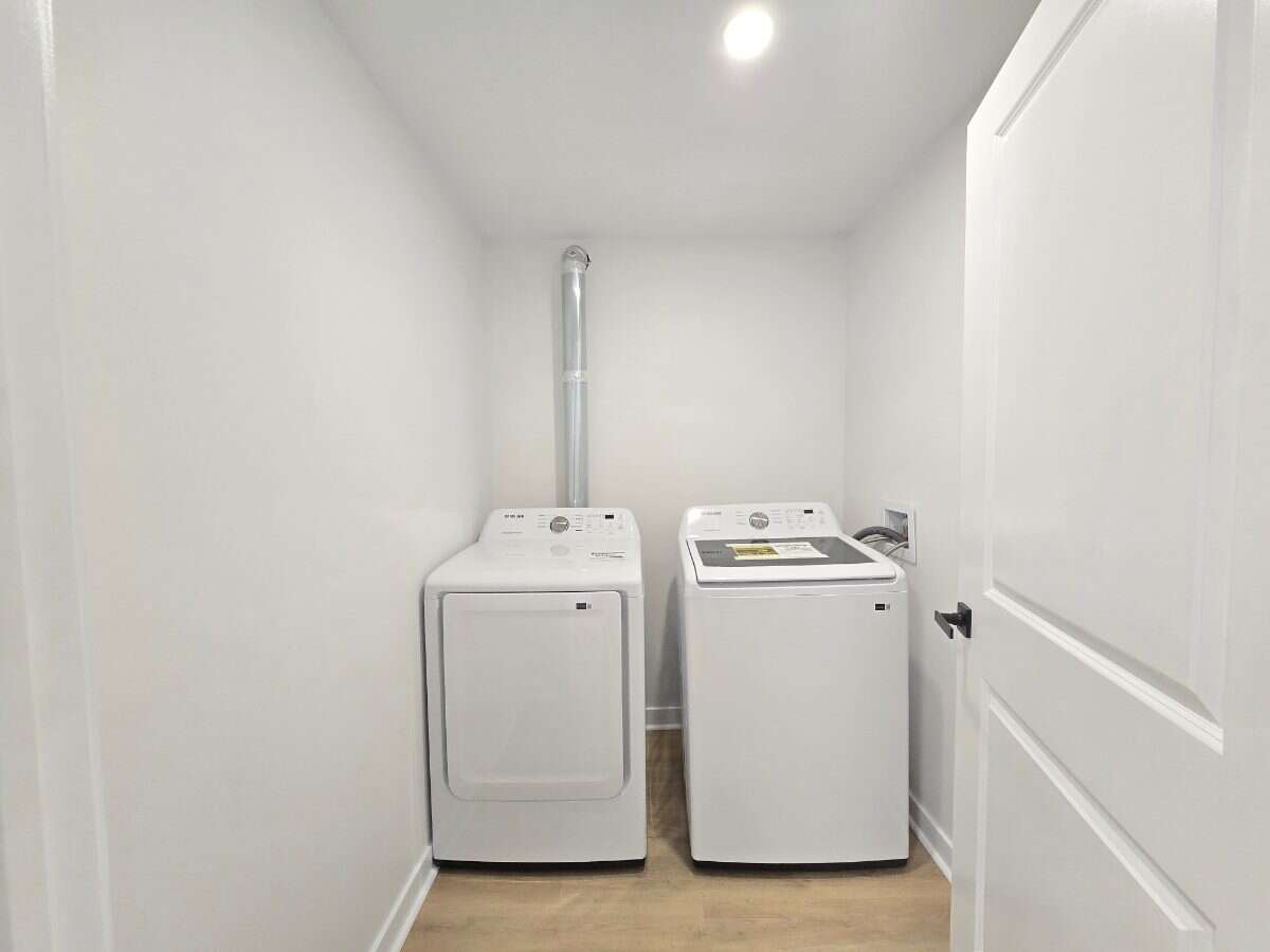 Bright 5 bedroom house in Hammonds Plains 
