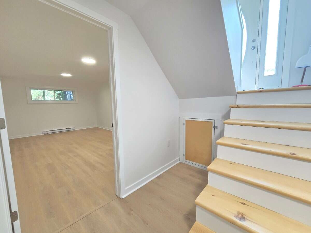 Bright 5 bedroom house in Hammonds Plains 
