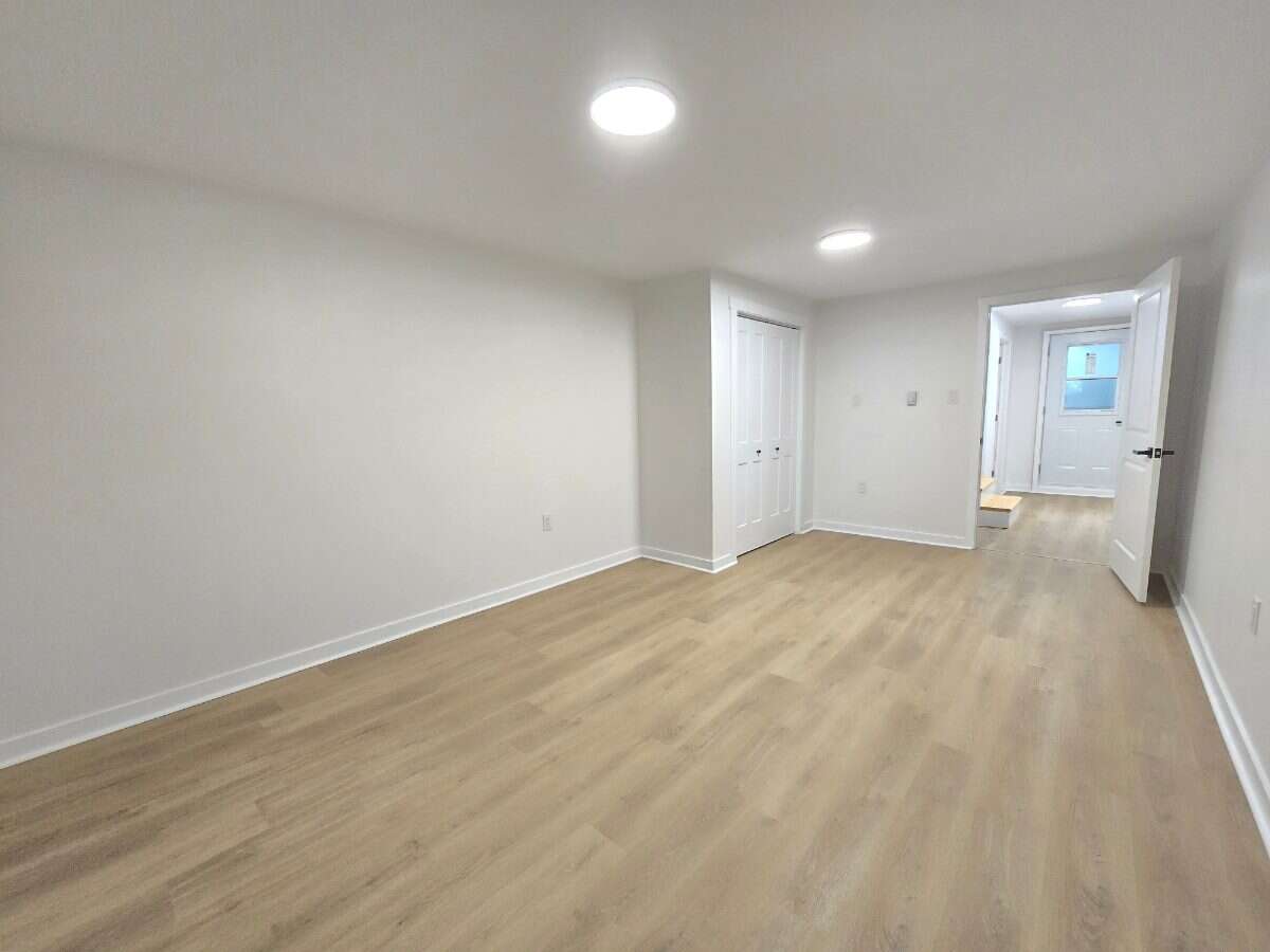 Bright 5 bedroom house in Hammonds Plains 