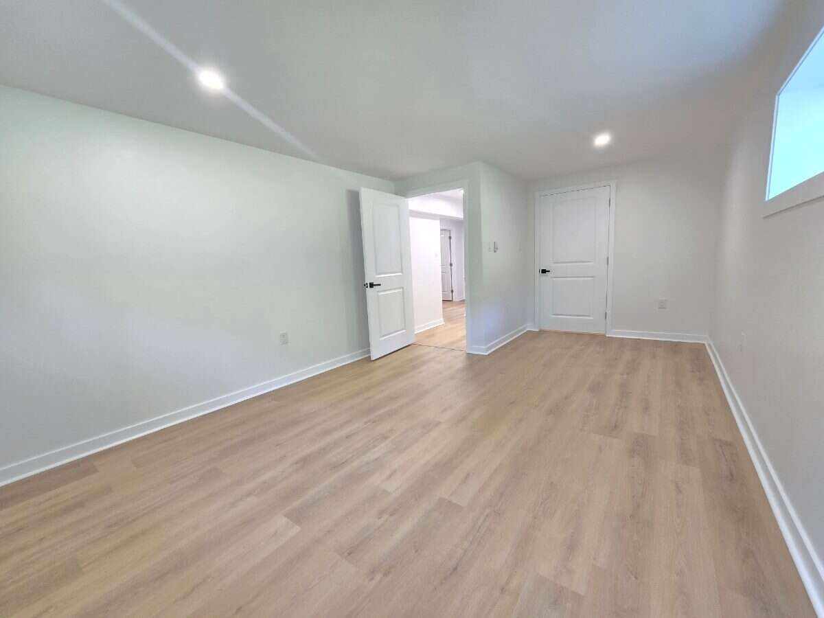 Bright 5 bedroom house in Hammonds Plains 