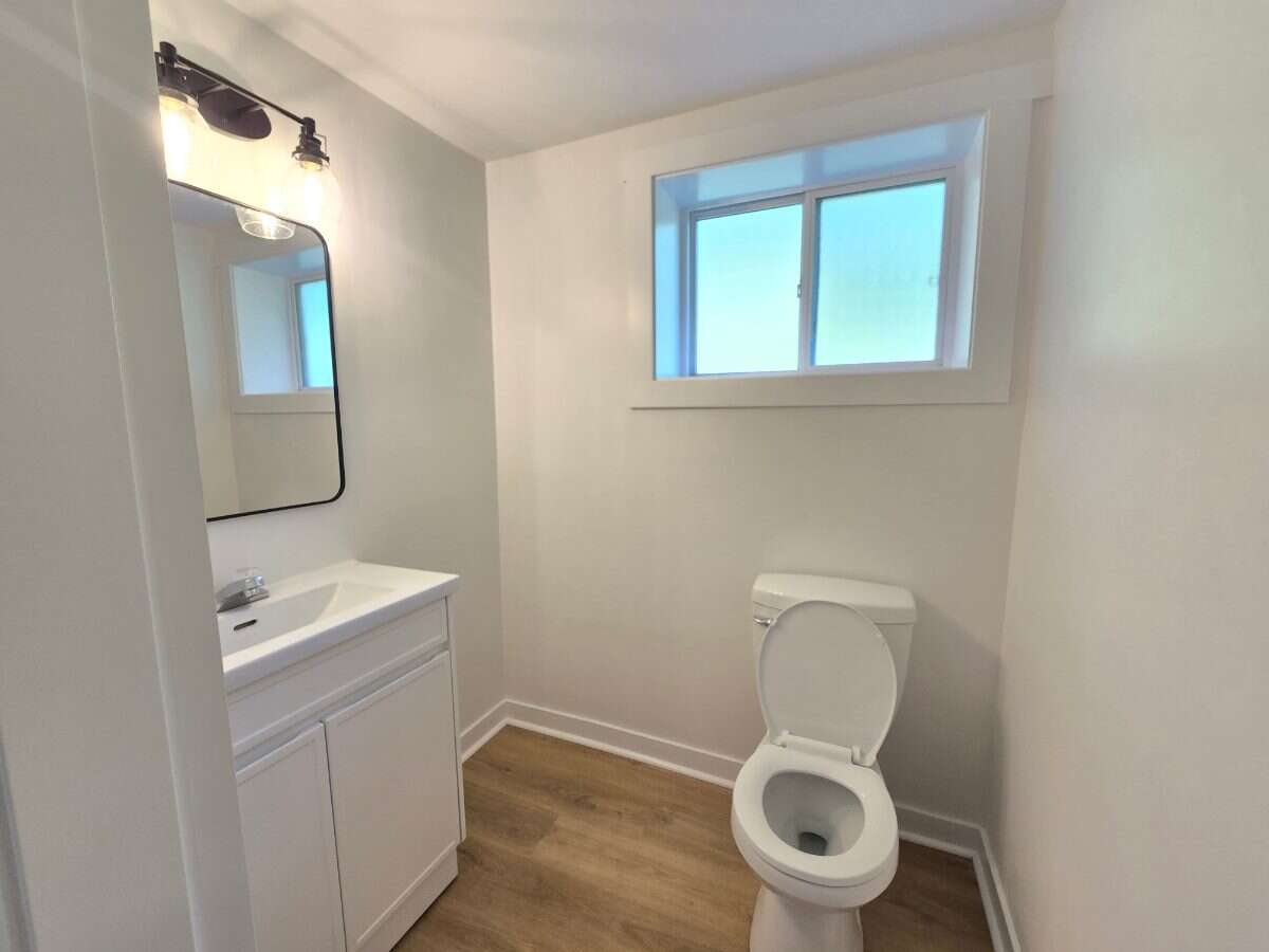 Bright 5 bedroom house in Hammonds Plains 