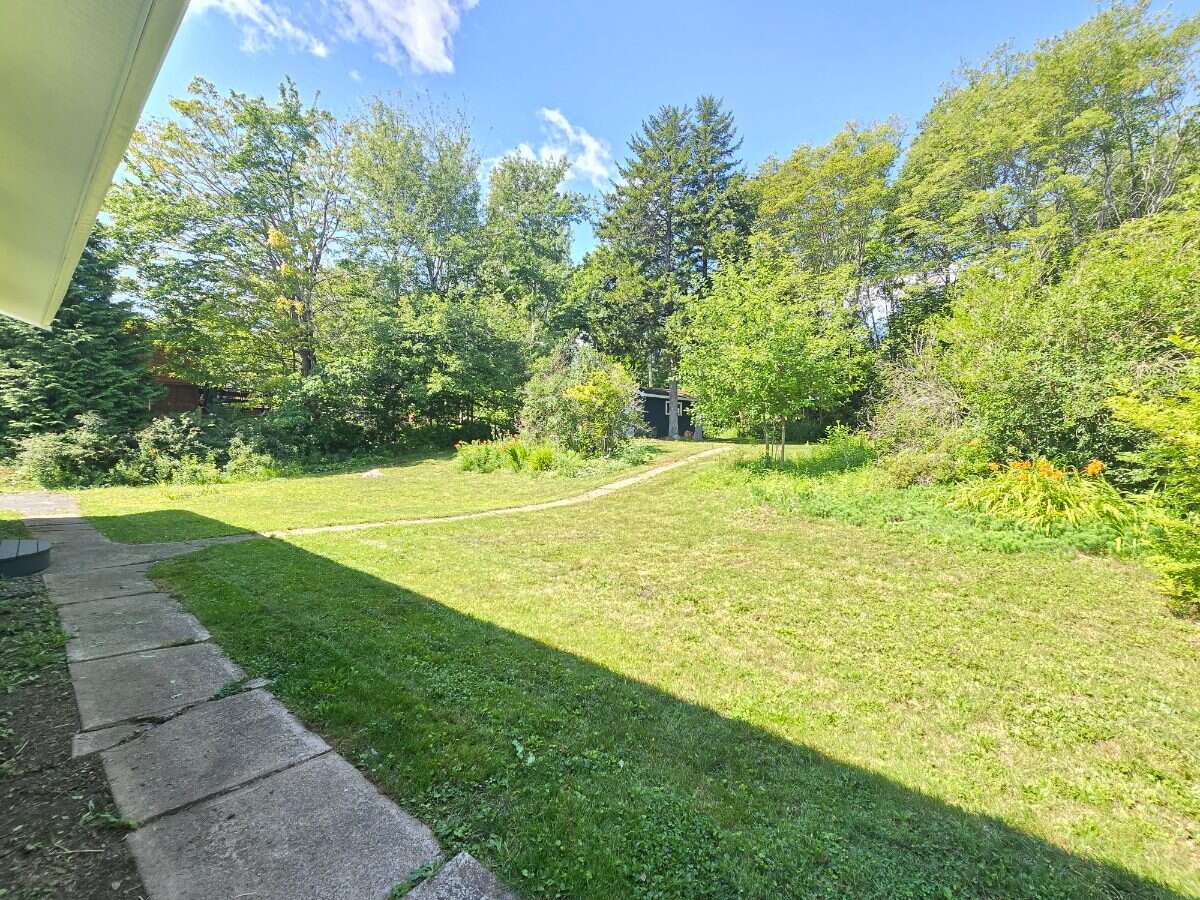 Bright 5 bedroom house in Hammonds Plains 