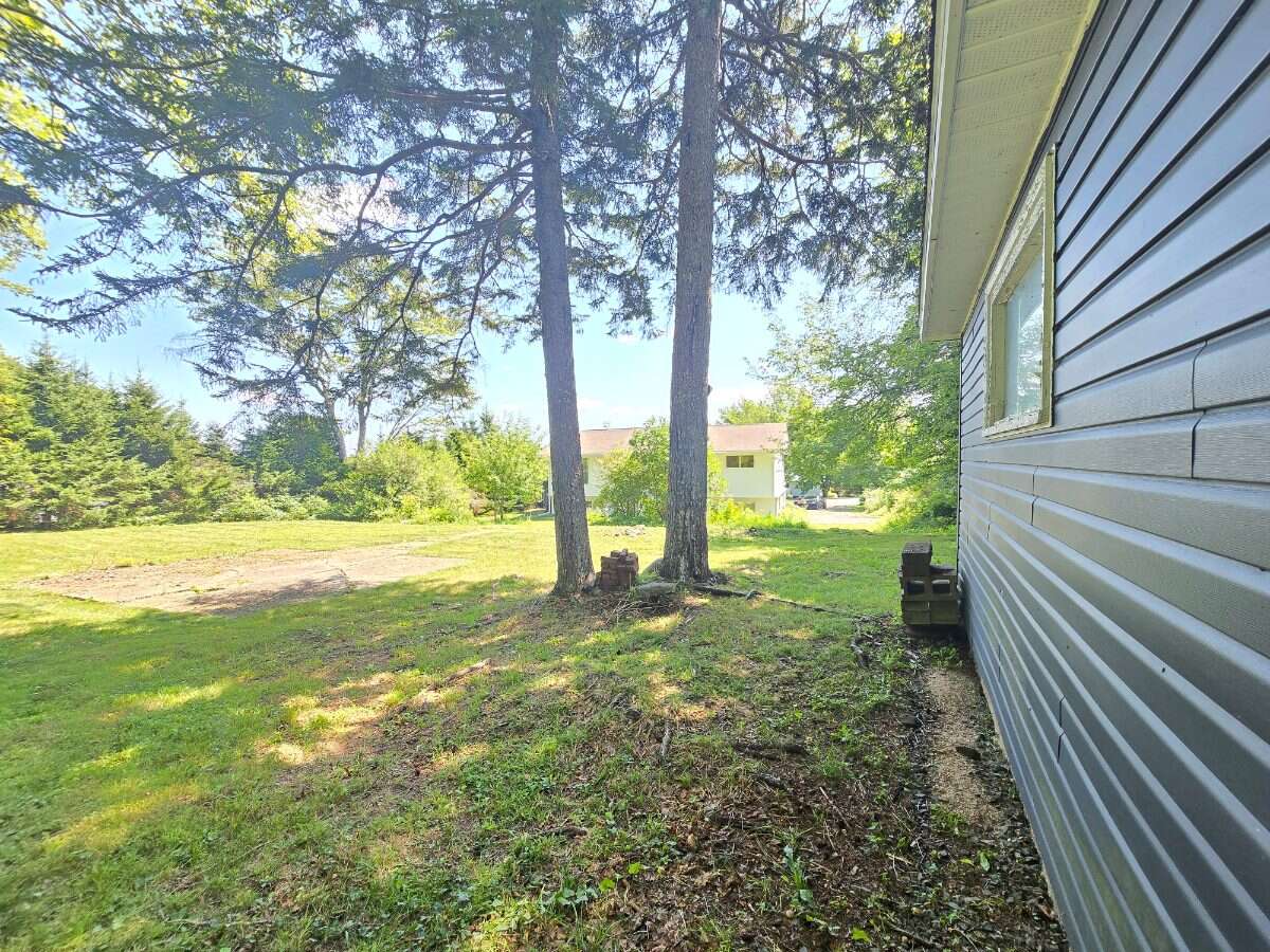 Bright 5 bedroom house in Hammonds Plains 