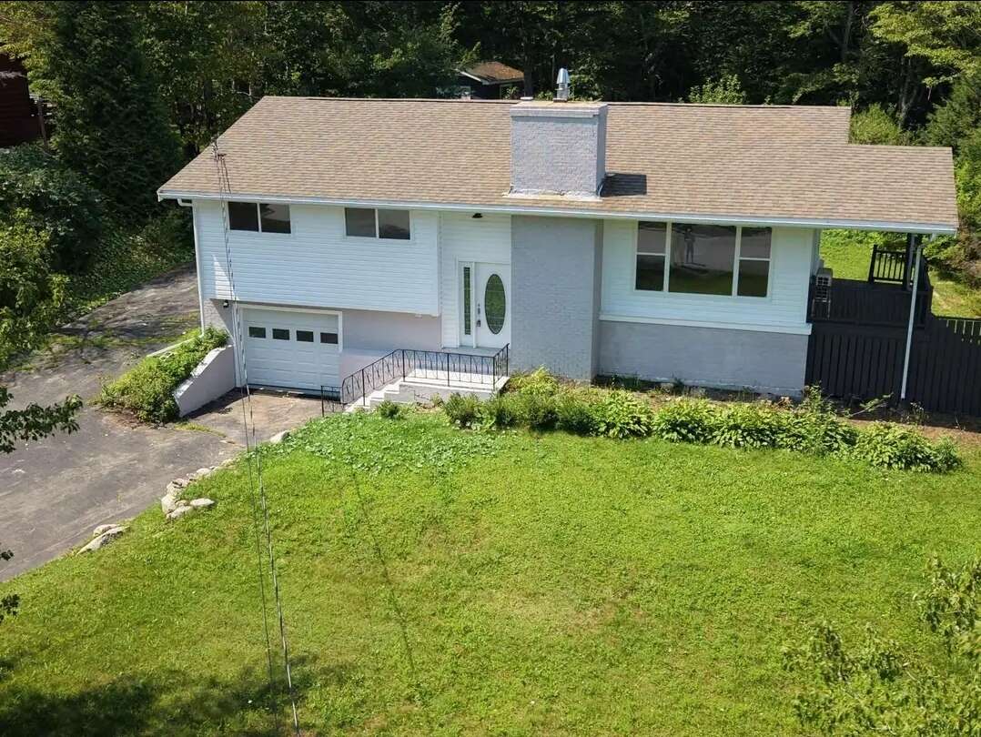 61 Chalamont Dr