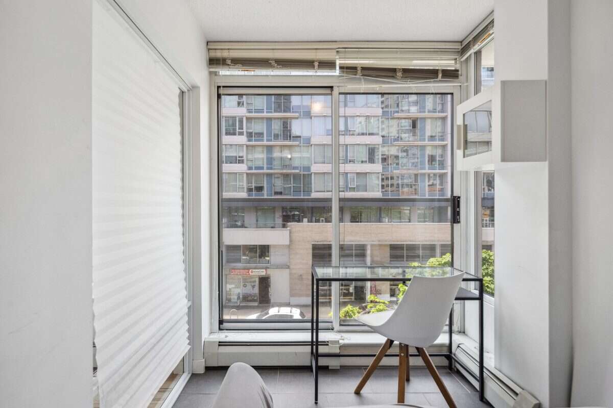AIRBNB ONE BEDROOM APARTMENT IN DOWNTOWN WEST
