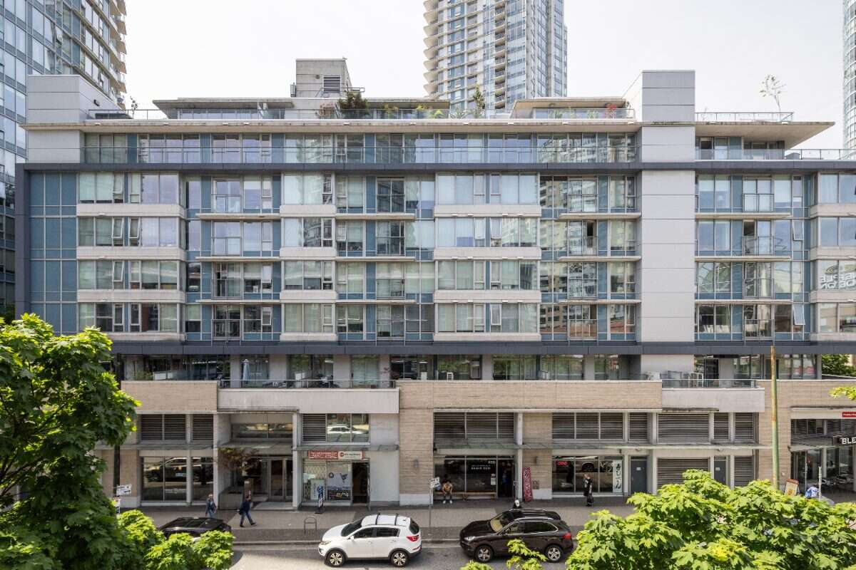 AIRBNB ONE BEDROOM APARTMENT IN DOWNTOWN WEST
