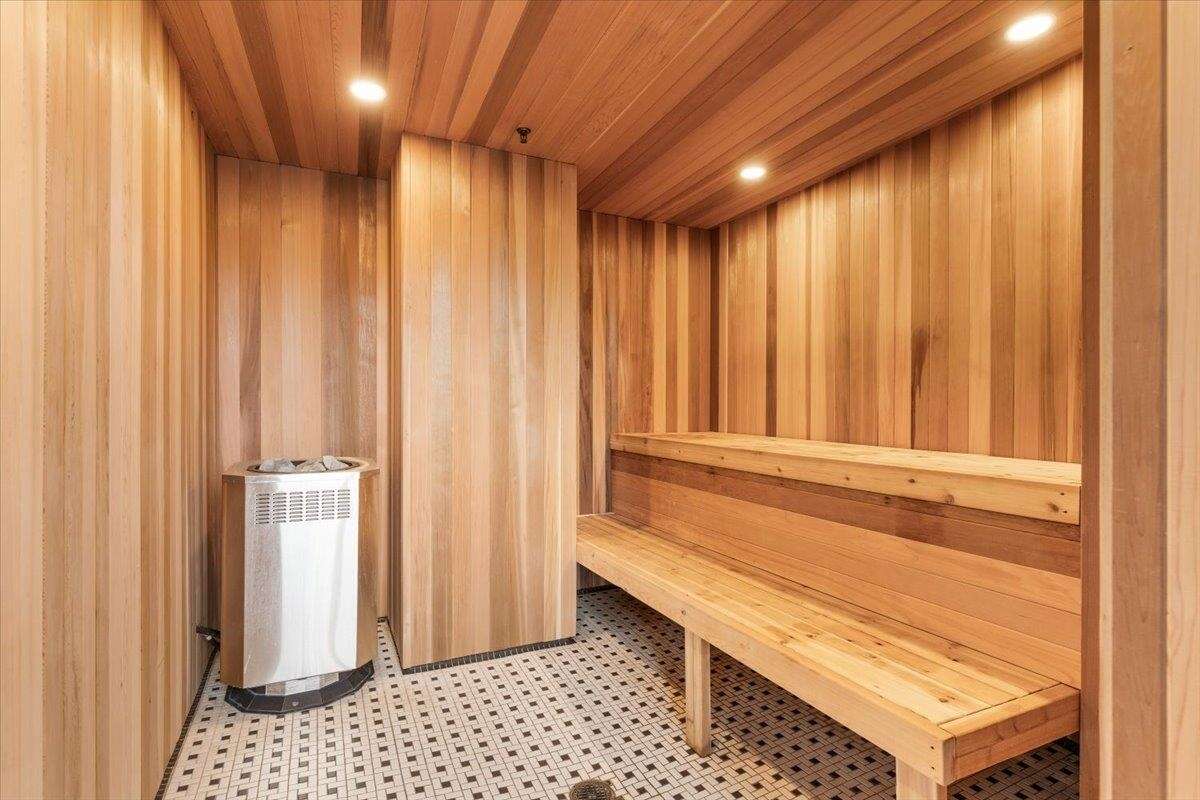 AIRBNB ONE BEDROOM APARTMENT IN DOWNTOWN WEST