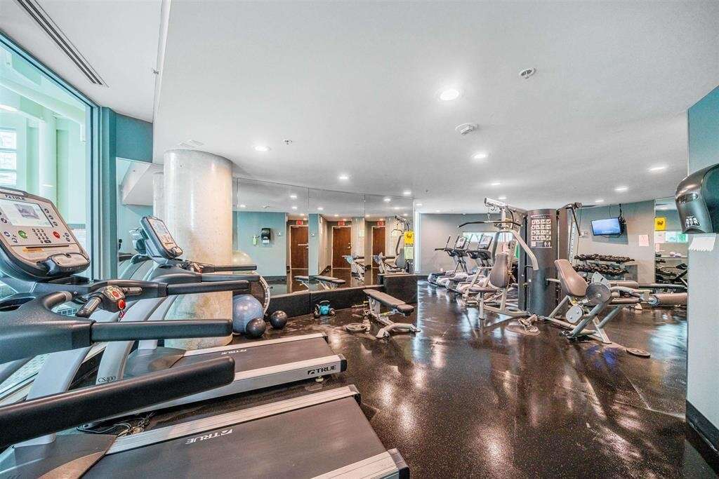 AIRBNB ONE BEDROOM APARTMENT IN DOWNTOWN WEST