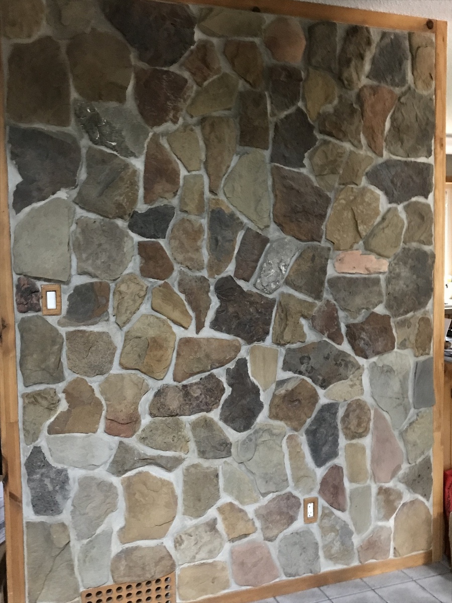 Stonework throughout with fossils within the stones
