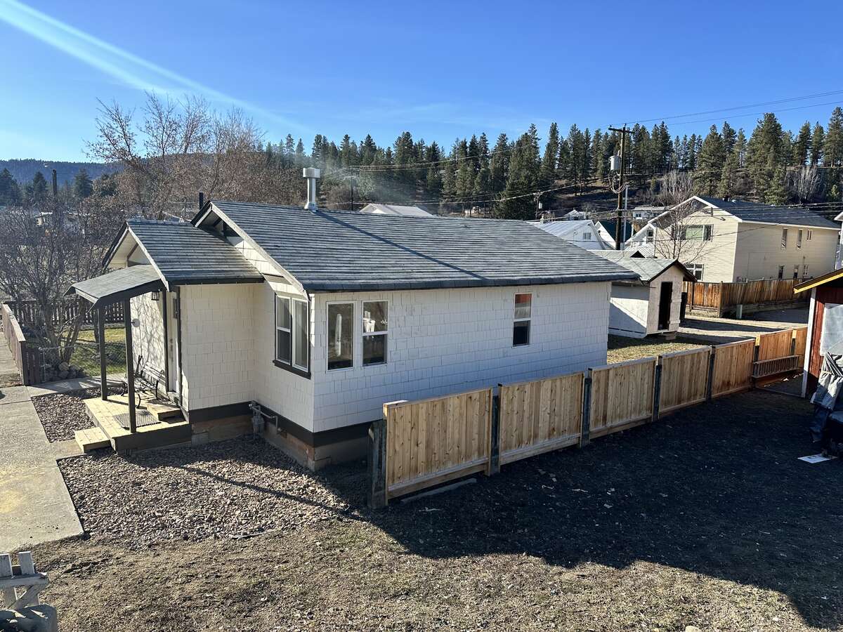 House / Detached House For Sale in Princeton, BC - 2 bed, 1 bath