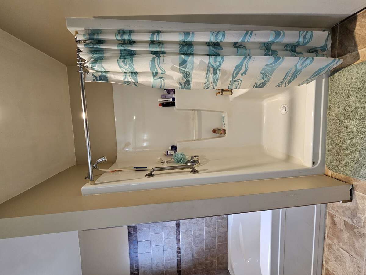 Main - walk-in shower