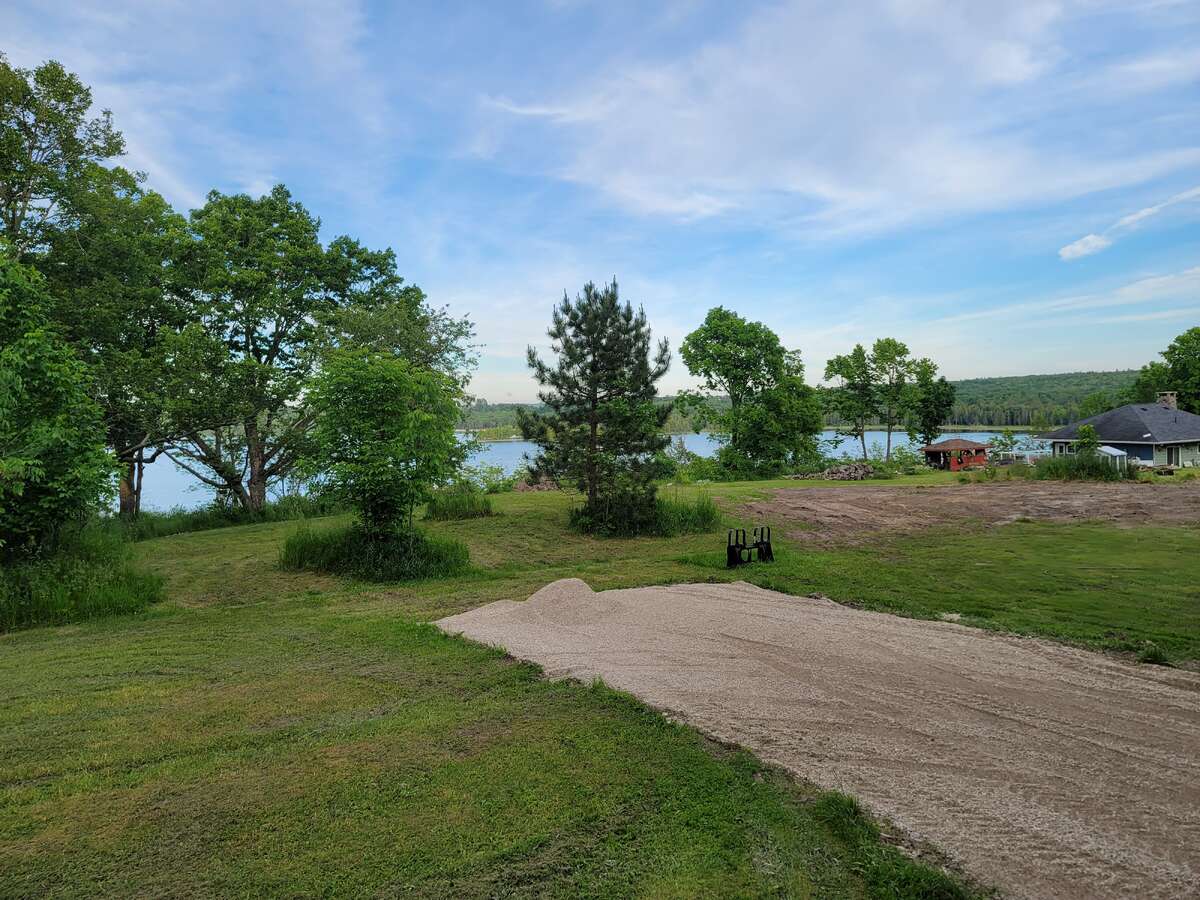 Driveway to cottage