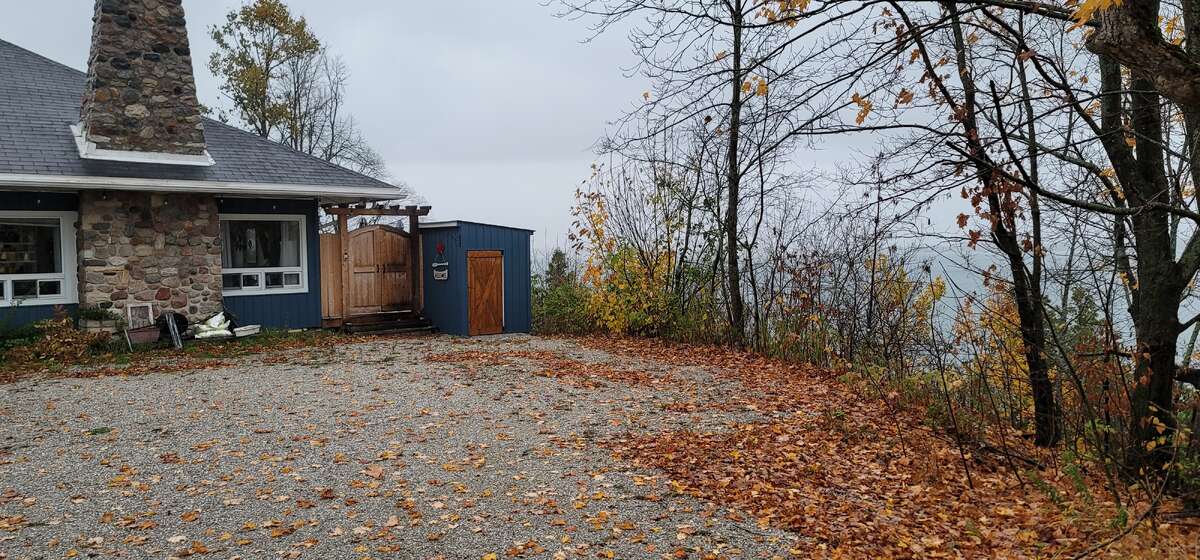 Driveway to house
